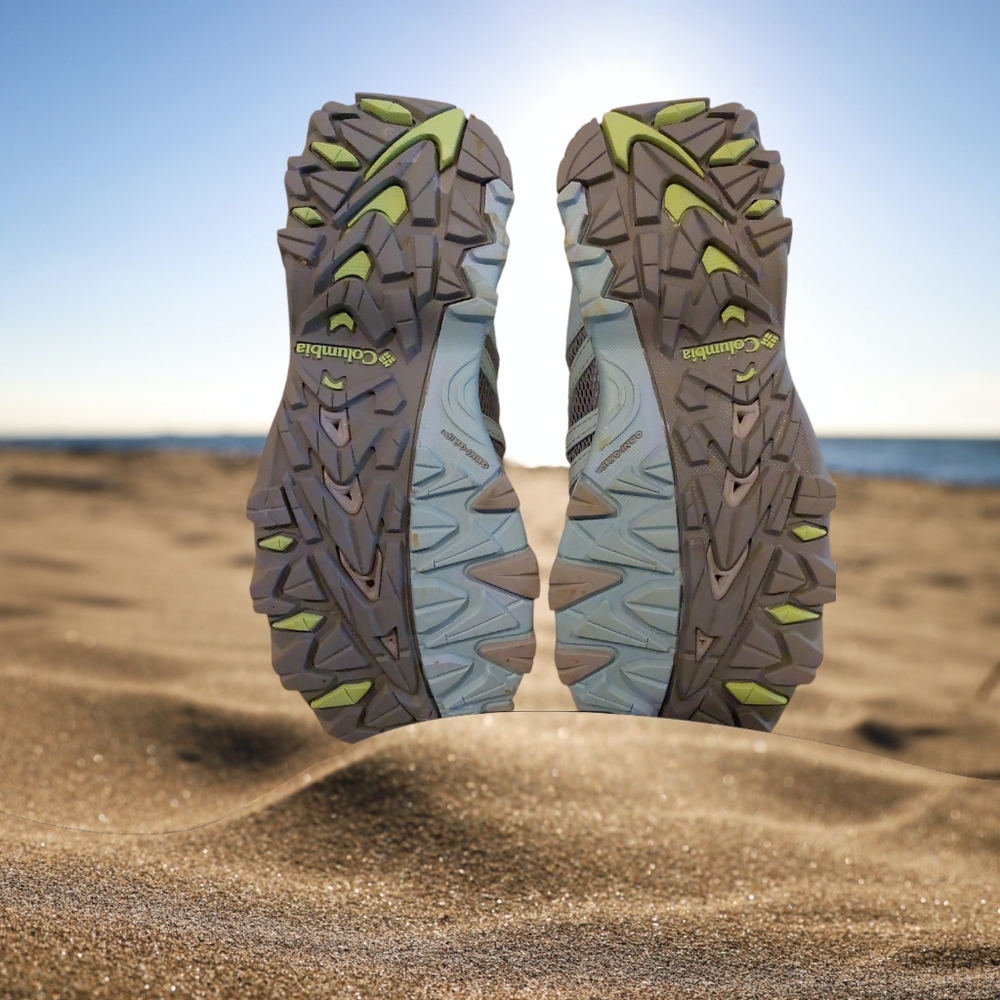 New Columbia Aquatooth Shoes - Picture 2 of 3